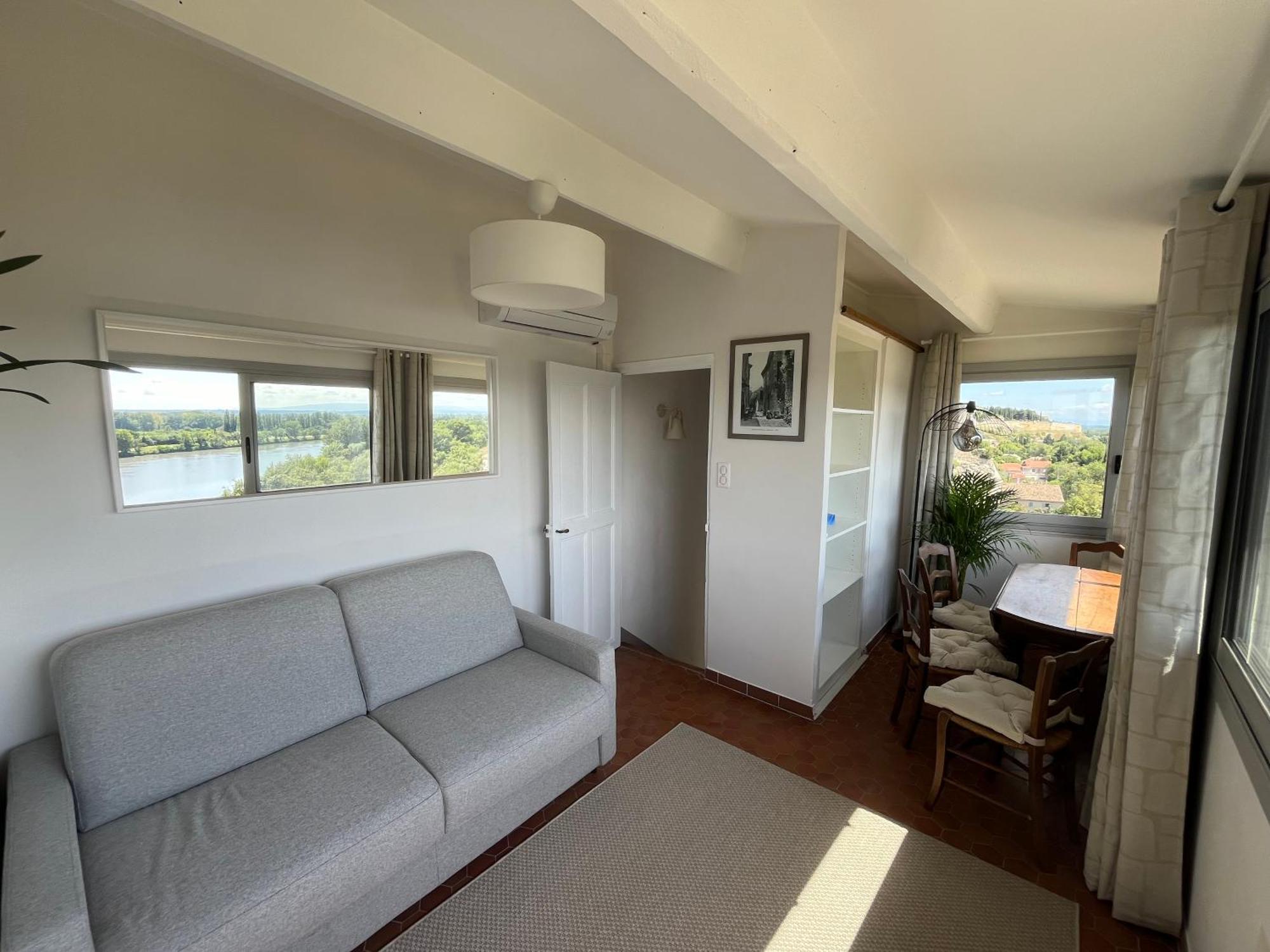 Charmante Petite Maison Avec Vue Panoramique, En Centre Historique, Proche D'Avignon, Ancienne, Renovee, Climatisee, Terrasse, Parking Public Gratuit Villeneuve-lès-Avignon Zewnętrze zdjęcie