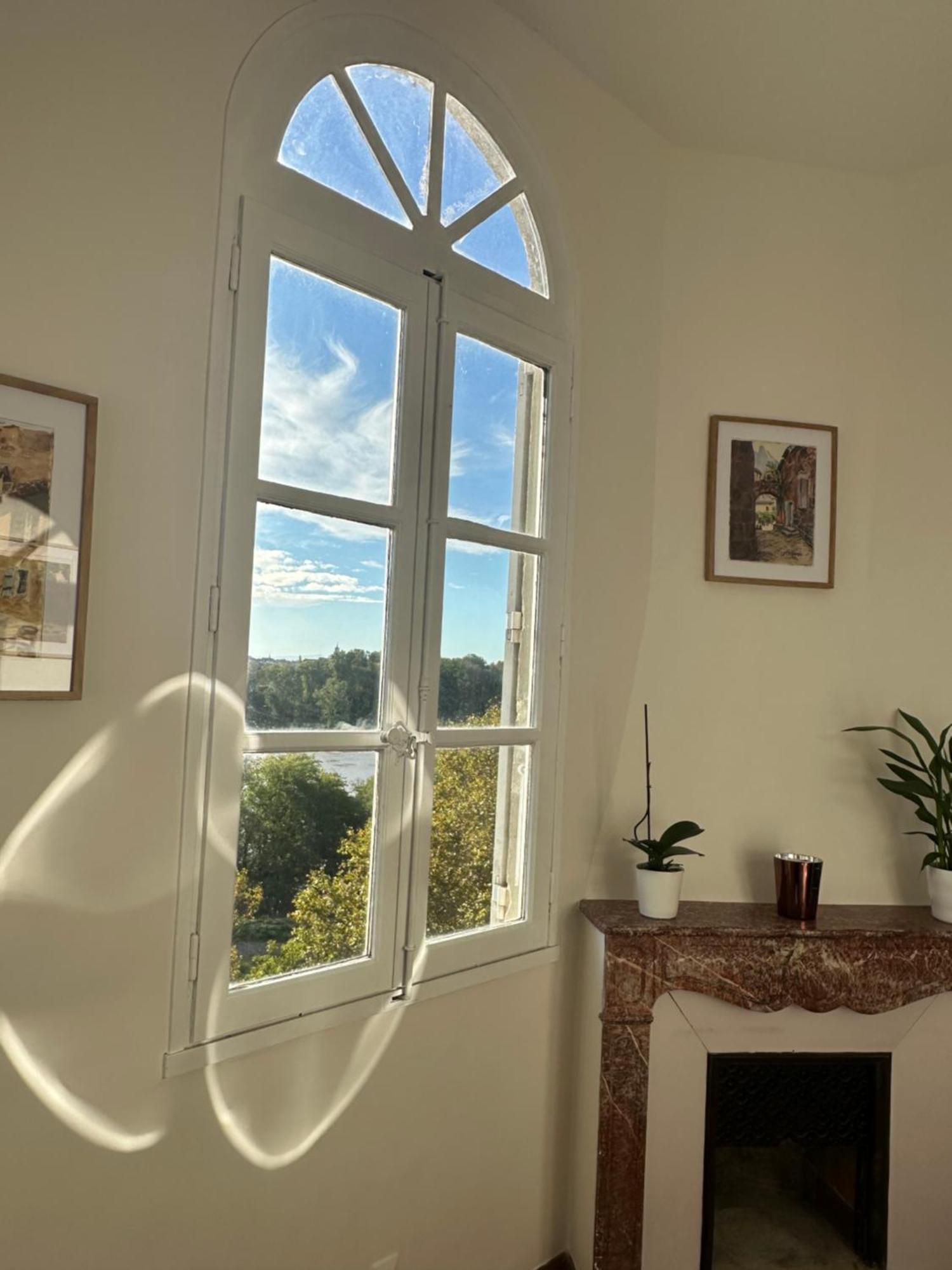 Charmante Petite Maison Avec Vue Panoramique, En Centre Historique, Proche D'Avignon, Ancienne, Renovee, Climatisee, Terrasse, Parking Public Gratuit Villeneuve-lès-Avignon Zewnętrze zdjęcie