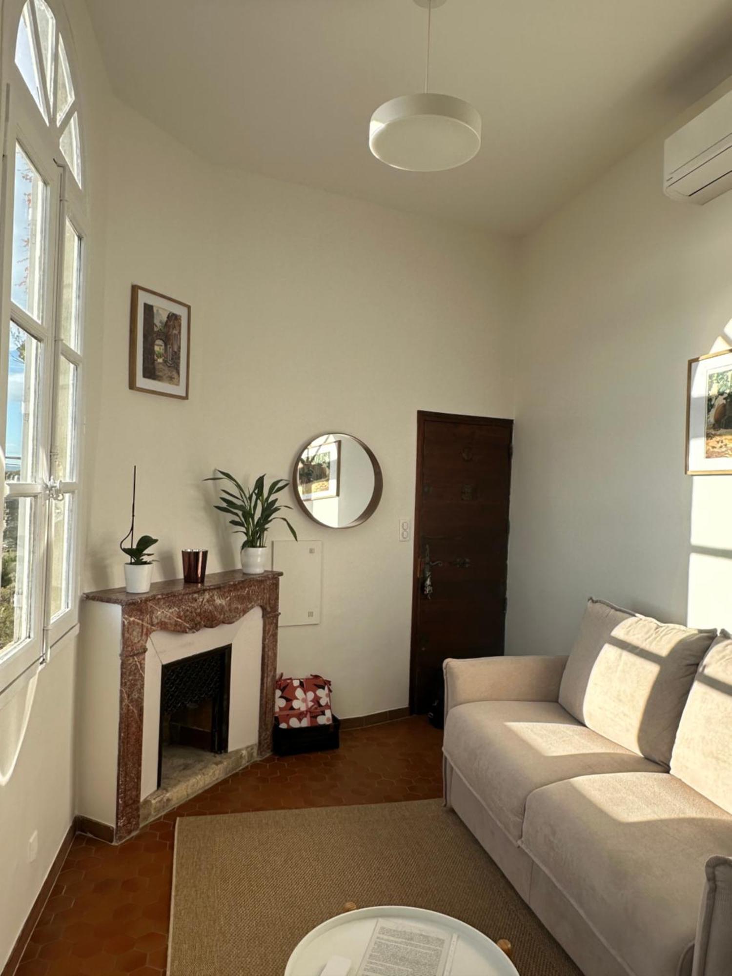 Charmante Petite Maison Avec Vue Panoramique, En Centre Historique, Proche D'Avignon, Ancienne, Renovee, Climatisee, Terrasse, Parking Public Gratuit Villeneuve-lès-Avignon Zewnętrze zdjęcie